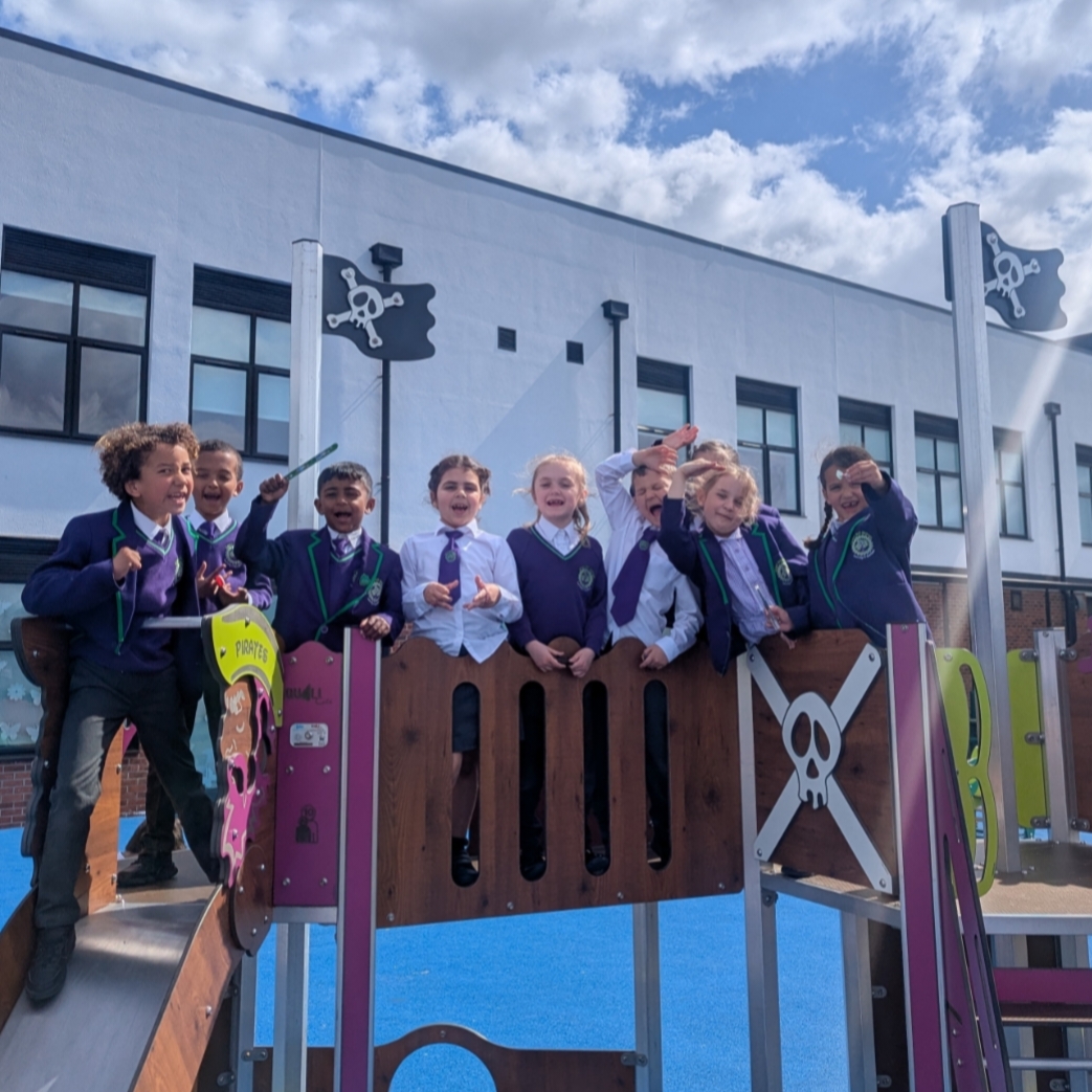 ChapelHillPri's tweet image. Year 2 launched their ‘Pirates’ Topic Entry Point with a treasure hunt! 🏴‍☠️ Following map clues around school, they searched high and low until X marked the spot… where they discovered their treasure. ✨ #KS1 #Pirates #WeAreChapelHill