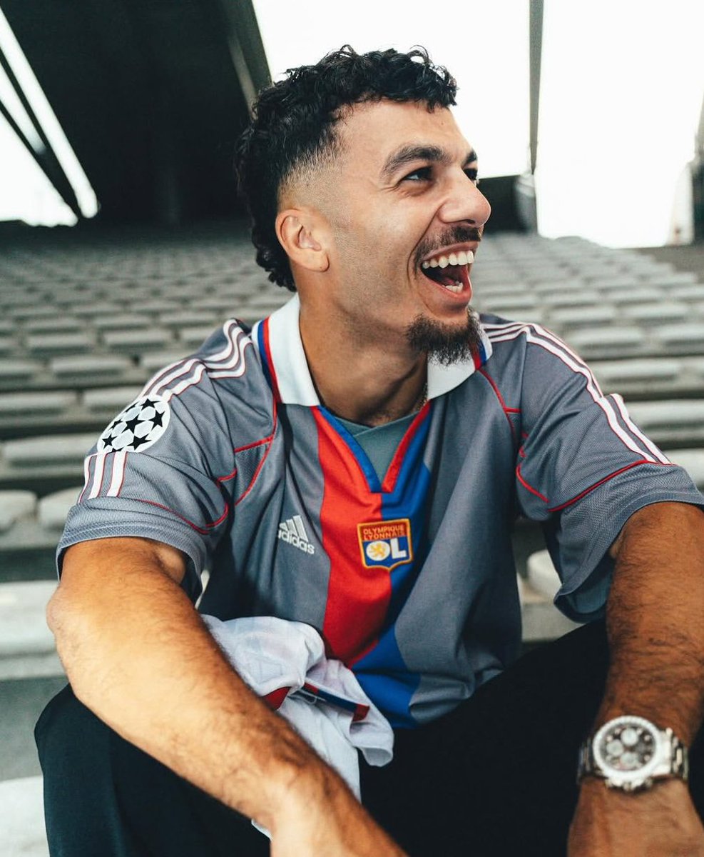 Mikautadze 🇬🇪 au micro de <a href="/CanalplusFoot/">CANAL+ Foot</a> 🎙️

« Mon départ c'est mon souvenir le plus douloureux [...] j'étais triste de quitter le club » 

« C'est possible que je refasse faire un tour à Lyon 😄 » 

Tu seras toujours la bienvenue à Lyon, ici c'est chez toi... 🏠❤️💙