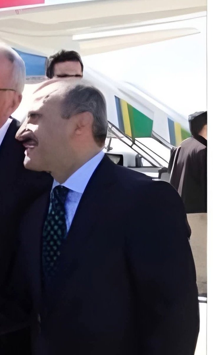 Aklımda deli deli sorular....🤔
Tunceli’de ki olay da
Gülistan’ı önce hamile bırakıp 
sonra da katleden Vali’nin Oğlu değil de,
bizzat Vali’nin kendisi olabilir mi..?