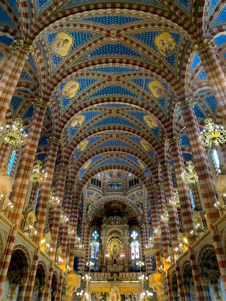 Argentinian Catholic Aesthetics tweet media