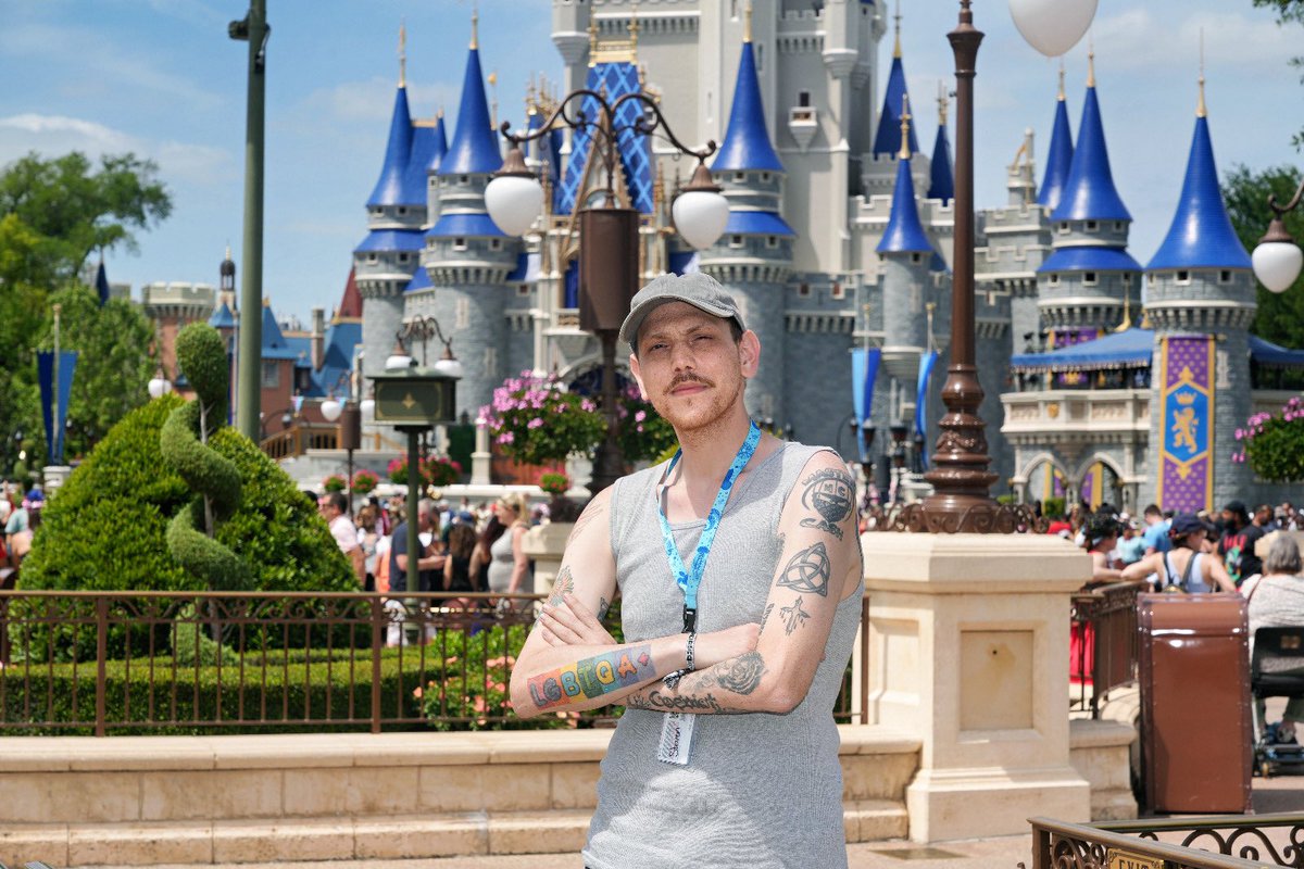 Smoking King tweet media