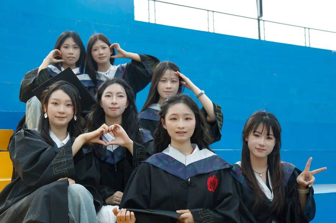 Ajay839090's tweet image. "From cap and gown to 'what’s next'—cheers to the ones who turned late nights into diplomas, and classrooms into forever friends.  #ClassOf2024 #GradDayVibes"