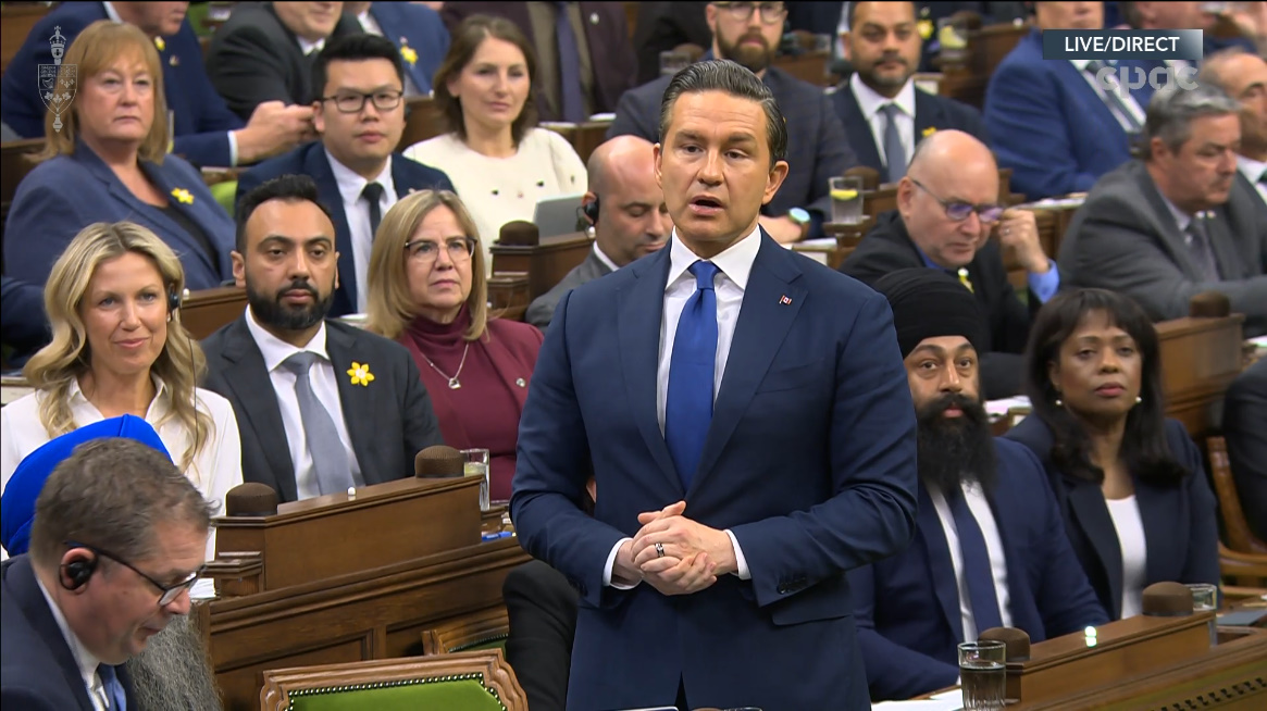 TheJasonPugh's tweet image. So, is @PierrePoilievre painting his face orange, or his hands white? 🤔

#cdnpoli #QP