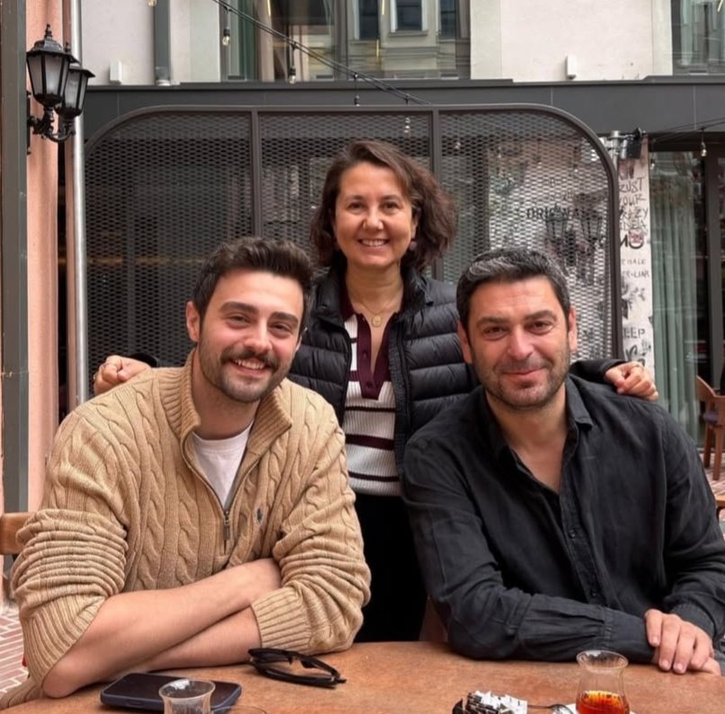 Fısıldayan ADAM tweet media