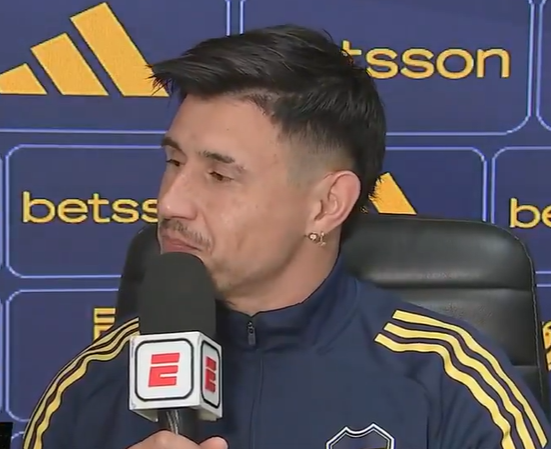 la12tuittera's tweet photo. 🗣️ADAM BAREIRO en #ESPNF3 con @MonroigDiego:

"Estoy trabajando en coaching y psicólogo en CALMAR las revoluciones en un partido, es muy difícil, hay que cuidarse de las amarillas y jugar un partido inteligente. 

Jugué con amarilla y Tenía a mis compañeros y a la gente desde el banco que me hablaban constantemente para no me saquen la segunda, cuando te juegan en lo mental, influye mucho".