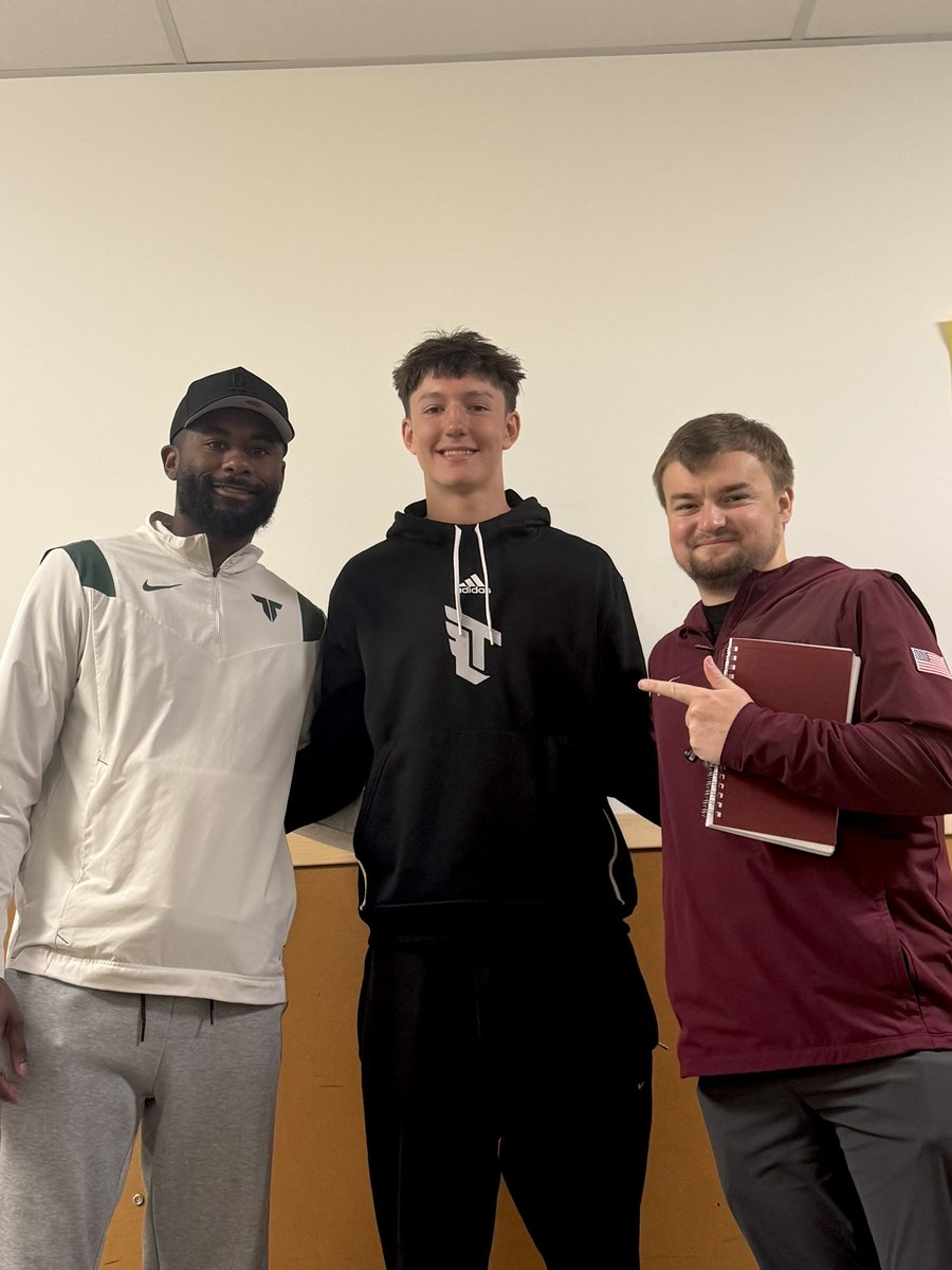 TigerNationFB's tweet photo. Thank you @MontanaGrizFB & @KeatonJ_3 for stopping by and checking out some of our Tigers today! #EOGA @aris_dimick @CoachWhitleyII https://t.co/WUVWnuskAb