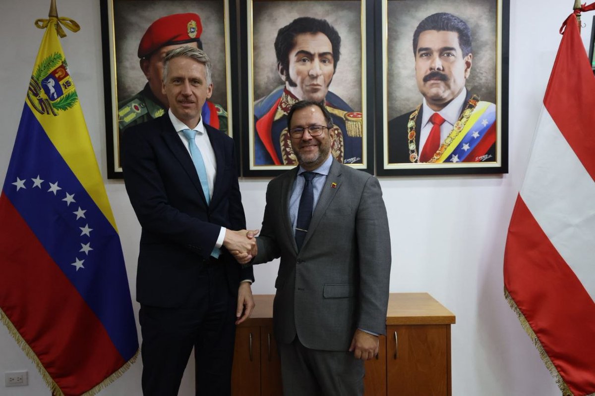 yvangil's tweet photo. En nombre del Gobierno Bolivariano, hemos tenido el honor de recibir a una delegación austriaca en visita oficial, compuesta por el embajador concurrente en Venezuela y acreditado en Colombia, Gerold Vollmer, así como por la primera secretaria y la consejera comercial de la embajada de Austria en Colombia, Marjeta Katarina Jernej y Christina Stieber. Durante nuestra reunión, dialogamos sobre el estado actual de las relaciones bilaterales, centrándonos en nuestras áreas de cooperación económica y productiva. Coincidimos en la importancia de enfocarnos en avanzar hacia una agenda de trabajo basada en la colaboración productiva y en el beneficio mutuo para nuestros pueblos.