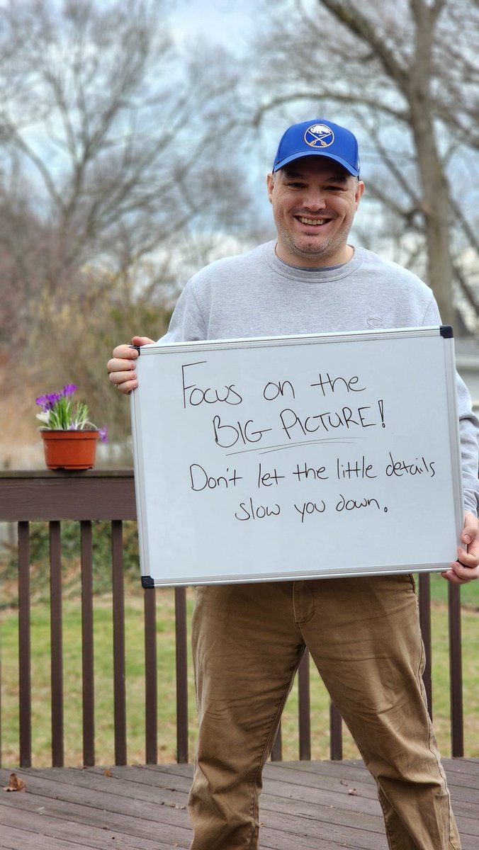 douglashurlburt's tweet image. Keep your eyes on where you’re going. Don't get distracted by every bump along the way. Details matter but they don’t define your direction Stay focused on the big picture, keep moving and trust that progress comes from #momentum not perfection 
#focus #intention #forwardisenough