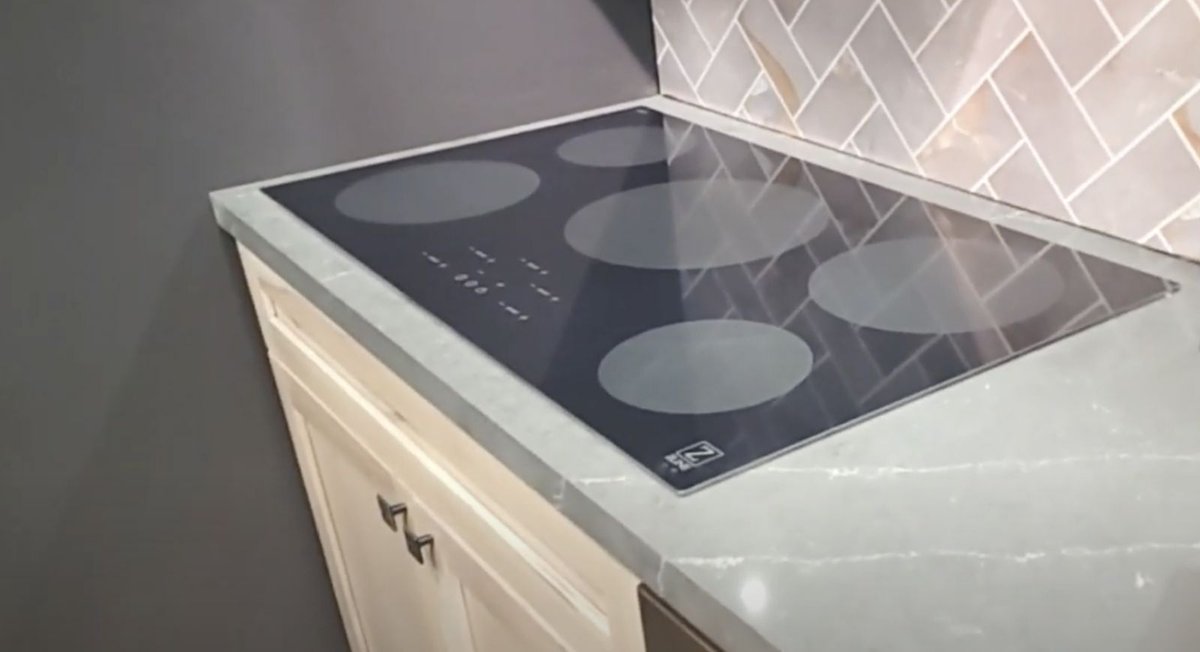 PAGreenbuilding's tweet image. Top 5 Reasons Induction #Cooking is Better: buff.ly/3K0s3g2 Check out @ZLINEKitchen's #induction #cooktops #hoods &amp;amp; #cookware and see why #inductioncooking is safer! #health #safety #kitchens #IAQ #indoorairquality #energyefficiency #architecture #building #greenbuilding