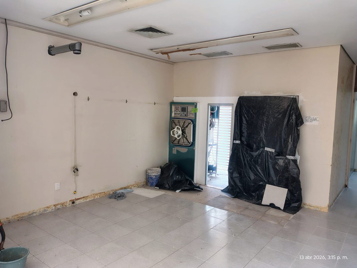 IBOaxaca's tweet photo. 🔴 Inician trabajos de mejora en el área de quirófano del Hospital General de San Juan Bautista Cuicatlán.

🏥 Se fortalece la infraestructura para brindar atención médica segura y de calidad.

#IMSSBienestar #Oaxaca #SaludPública https://t.co/84Zx3DgaX0