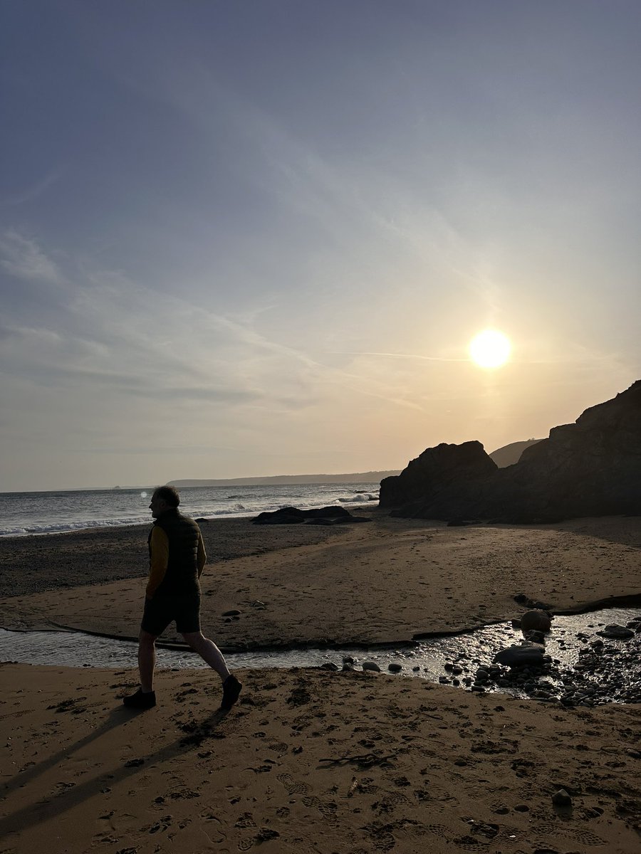 MsClareMBaker's tweet image. And this is what it’s all for. 

End of the working day #Cornish style