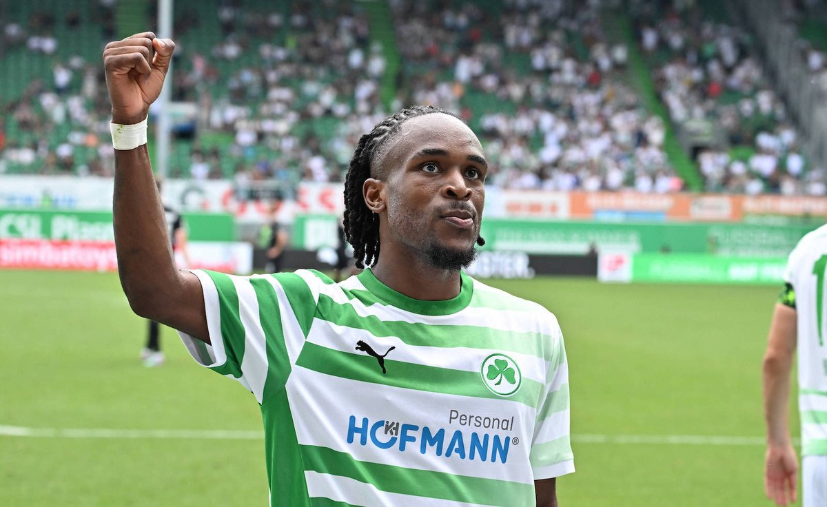 todofichajes24's tweet image. #Fichaje | Eintracht. El @Eintracht recupera a un futbolista 

fichajes.com/a9164773277666…