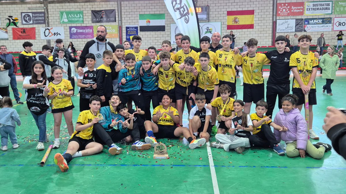 fexbm's tweet photo. 🚨Fase Zonal del Campeonato Estatal 
🤾‍♀️Los Campeones Extremeños Infantil Masculino @cbmvca competirán en el Sector F (Alcobendas) 
🗓️ 7 - 10 de mayo
#️⃣ #Balonmano #Handball #CDEInfantilBM
Mucha suerte y a darlo todo!
#balonmanoExtremeño 🟢⚪️⚫️
@jovendeportEXT https://t.co/5KKfukFA9W