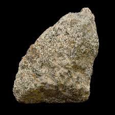 🌍✨ Did you know?
The oldest volcanic rock ever discovered on Earth was found in 2020… in Algeria 🇩🇿, near the city of Adrar in the Sahara!
Named Erg Chech 002, this extraordinary piece of history is a 4.566 billion years old beauty.
Today, this rare treasure is on display in