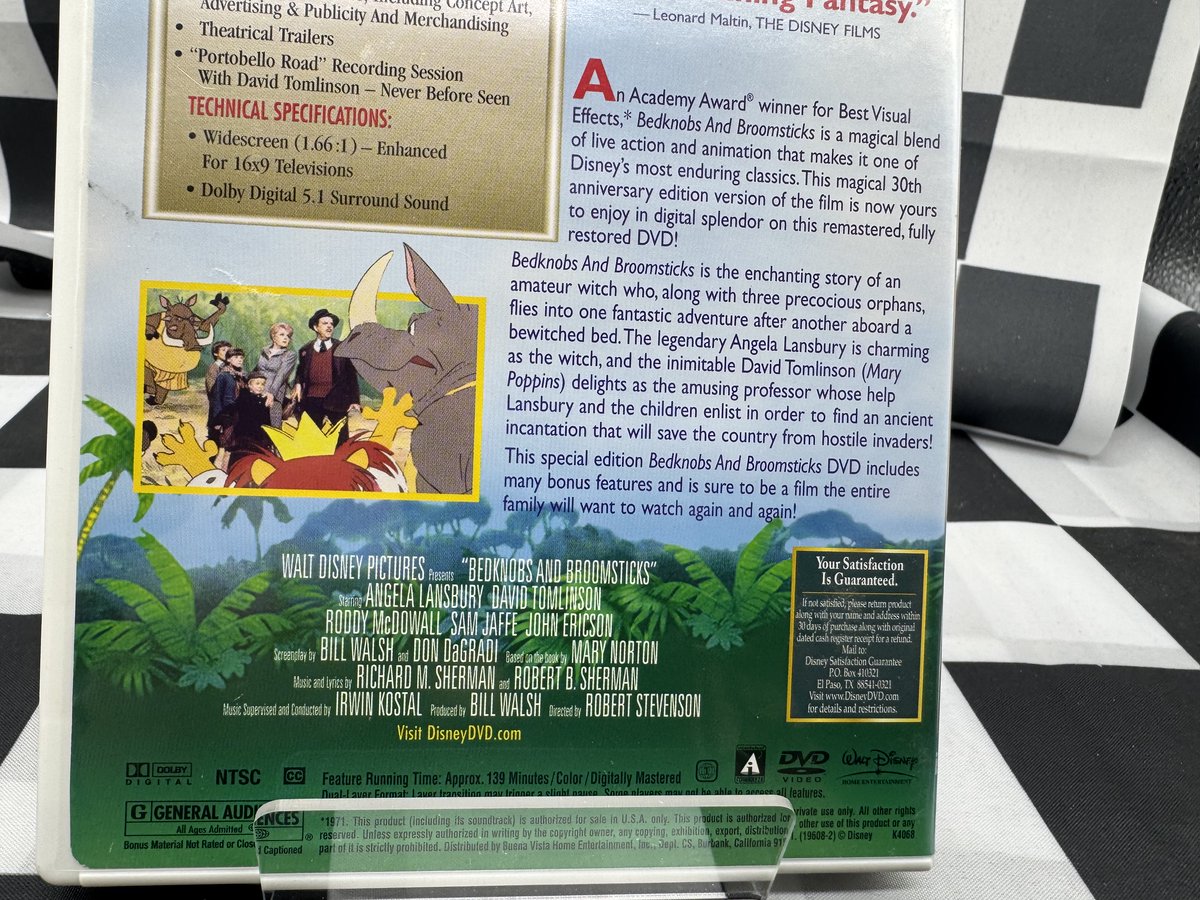 WilliamJGraham's tweet image. Check out Bedknobs and Broomsticks (DVD, 2001, 30th Anniversary Edition) ebay.us/m/BI4fkp #eBay via @eBay 
The "Bedknobs and Broomsticks" DVD is a 30th Anniversary Edition of a beloved animated film directed by Robert Stevenson. Produced by Disney, this G-rated movie