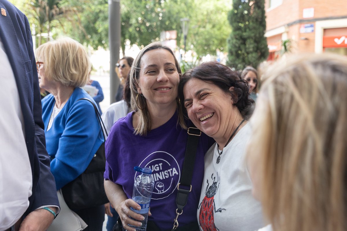 GrupoPSOEMurcia's tweet photo. Hoy hemos salido a la calle porque no pensamos quedarnos en silencio.
Frente a quienes amenazan, frente a quienes banalizan la violencia machista respondemos con unidad, determinación y fuerza colectiva ✊🏽 https://t.co/WDQaP5wyV0