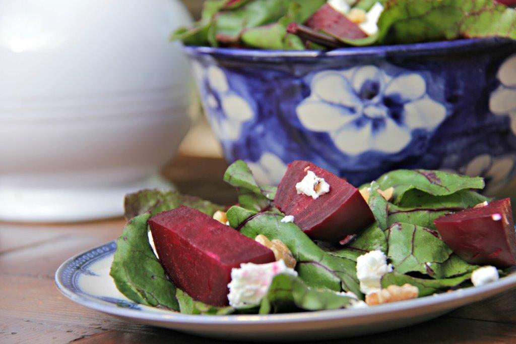 CompassandFork's tweet image. How to Make the Best Beet with Goat Cheese and Walnut Salad bit.ly/2uV9lO0 #uruguay #recipe #salad #food