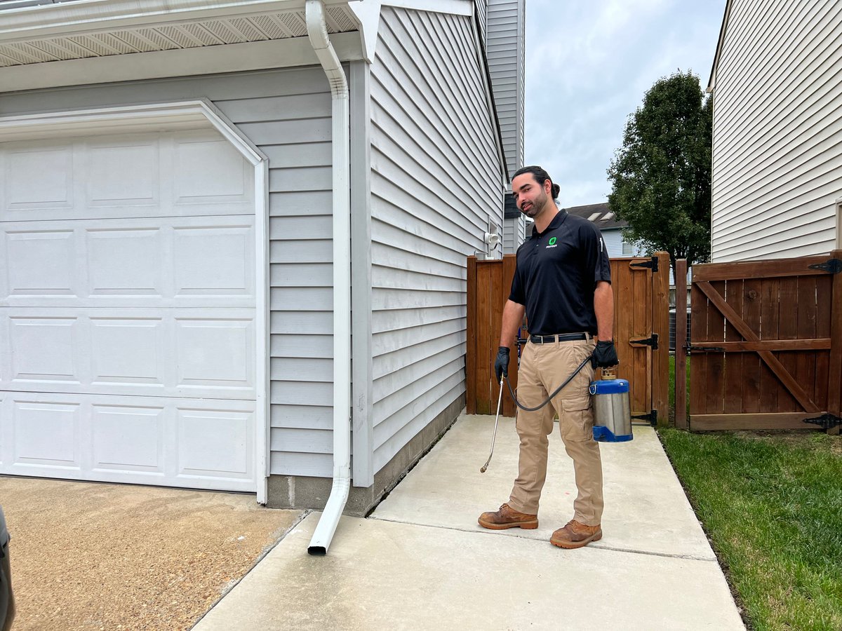 PestOutHR's tweet image. Behind every pest-free home are hardworking techs. We appreciate ours! 🥳

Give PESTOUT a call today to see how our team can help you! 💪

757-737-8688 ☎️
pestout.com/home-pest-cont… 💻

#PESTOUT #pestcontrol #HamptonRoads #Virginia #employeepost
