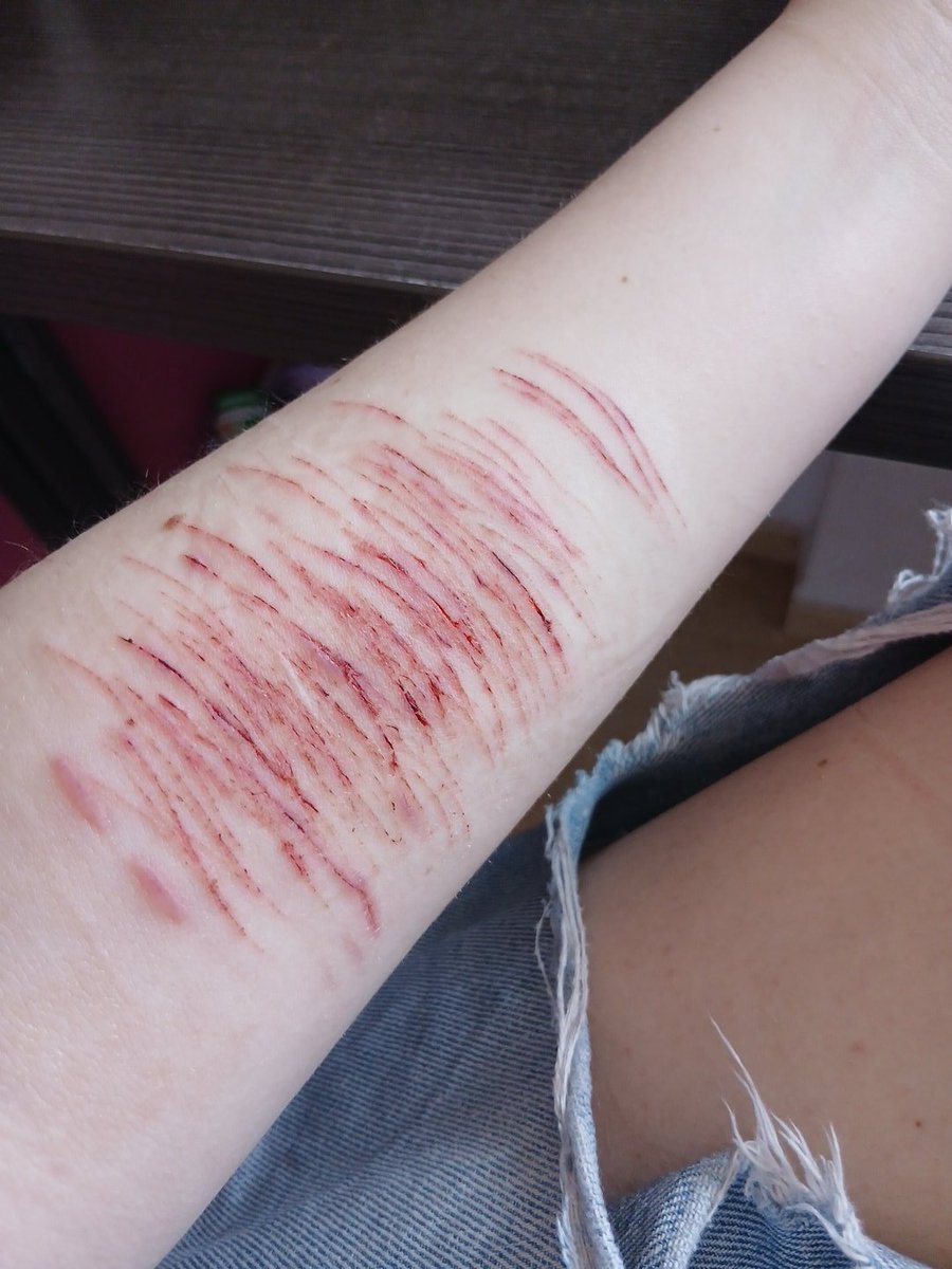 Ainaralol tweet media