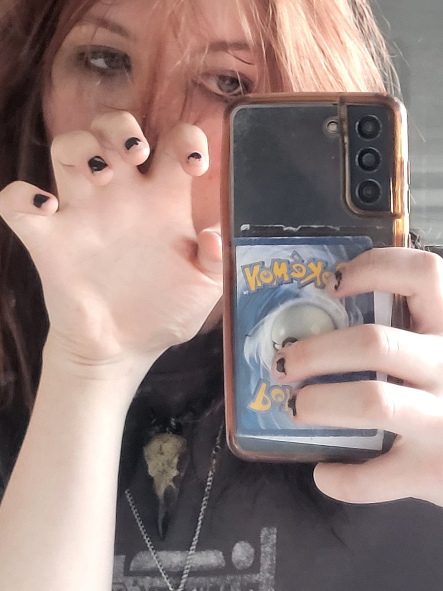 alifeofposerdom's tweet image. jus looked in the mirror im deadass so attractive #agp #hazel