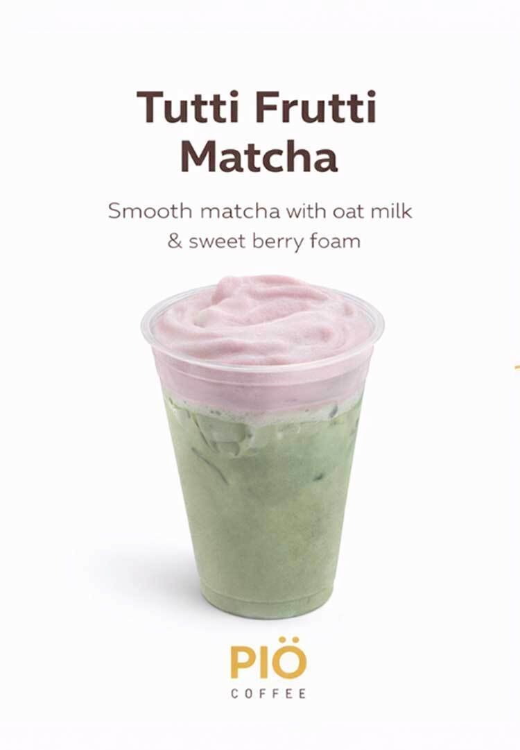 tuttifrutticafe's tweet image. Smooth, creamy, and topped with the sweetest berry foam 🍵✨
Meet your new go-to: Tutti Frutti Matcha.
#matcha #coffeetime