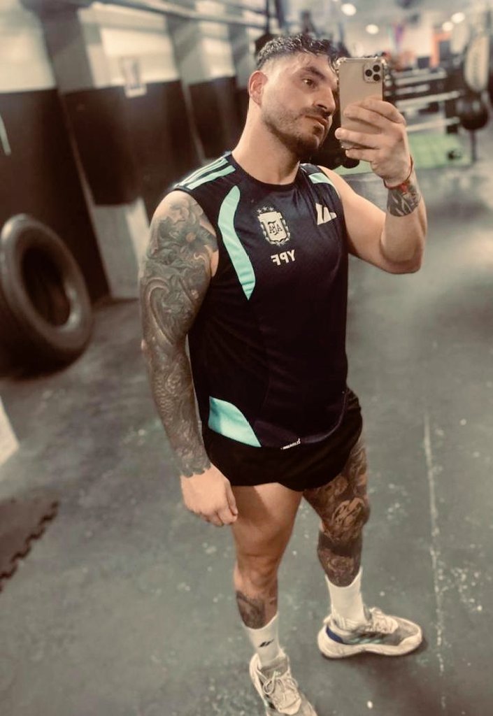 Pretty boy tweet media