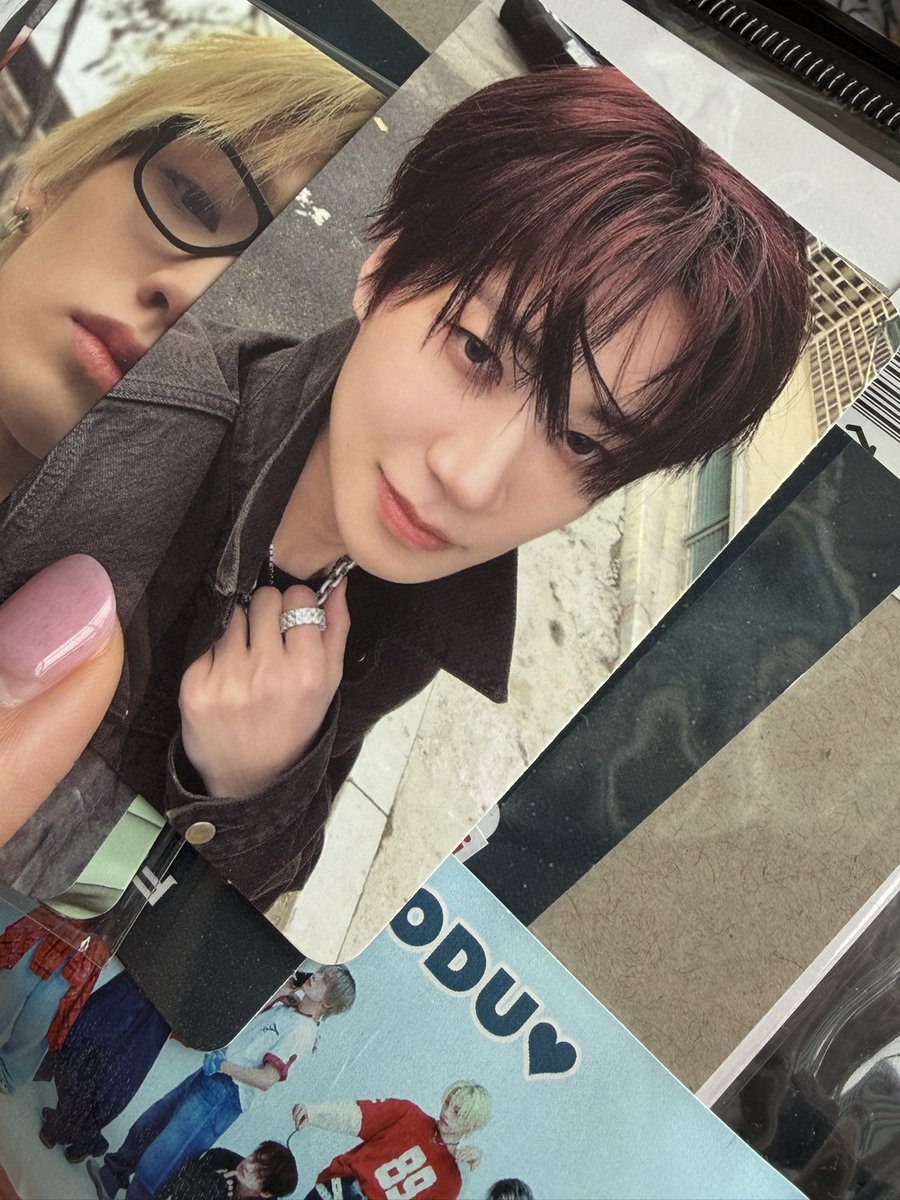 ssun_du's tweet photo. 260422 #모디세이 #헝위
쇼챔피언 전체멤버 포카 중 헝위
오늘 포카 개이뻐🩷🥹🤭 https://t.co/1UwQUl4v3H