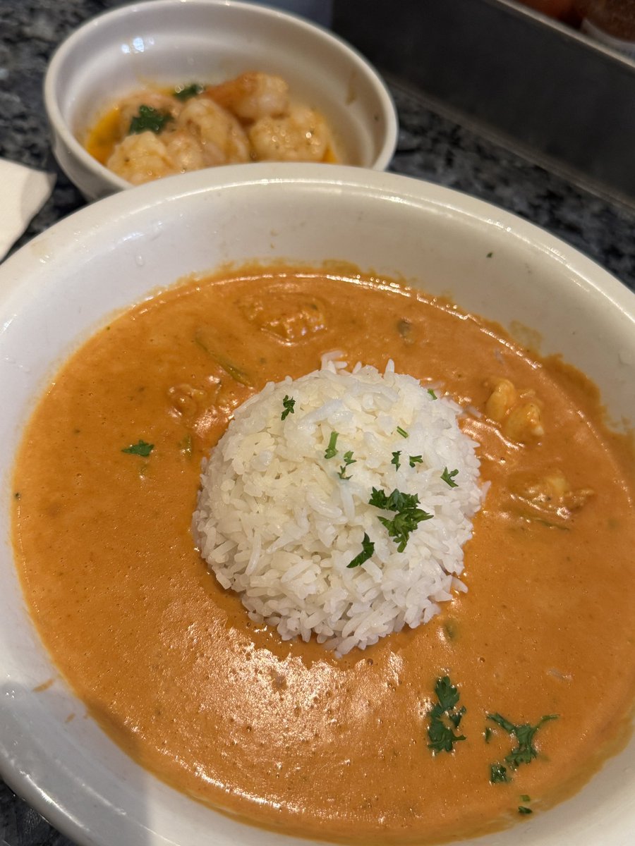 TurnItUpWorld's tweet photo. Oyster Bar at Sunset Station just dropped the BEST lobster pan roast in Vegas and we’re obsessed 🦞🔥
We tested it so you don’t have to (spoiler: it’s worth the drive).
What’s your go-to Vegas food spot that locals keep secret? Drop it below 👇
#VegasEats #LocalLasVegas https://t.co/PU8iYDs1lp