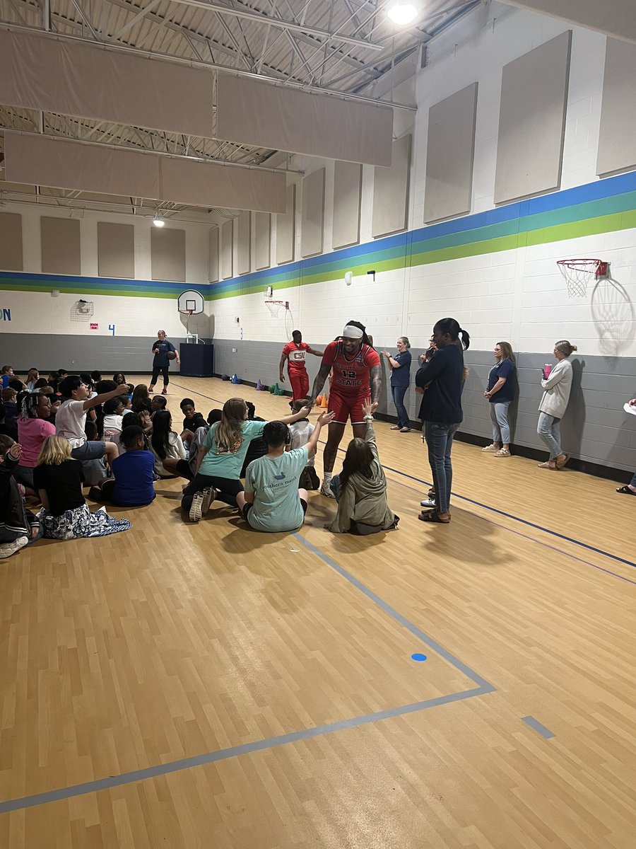 CSUCougarsMBB's tweet photo. Jaylen Harris bringing the energy to the Eagle Ridge Pep Rally today! 🔥💙 

#CSUMBB | #GoCSU | #Family https://t.co/kejUzWSc88