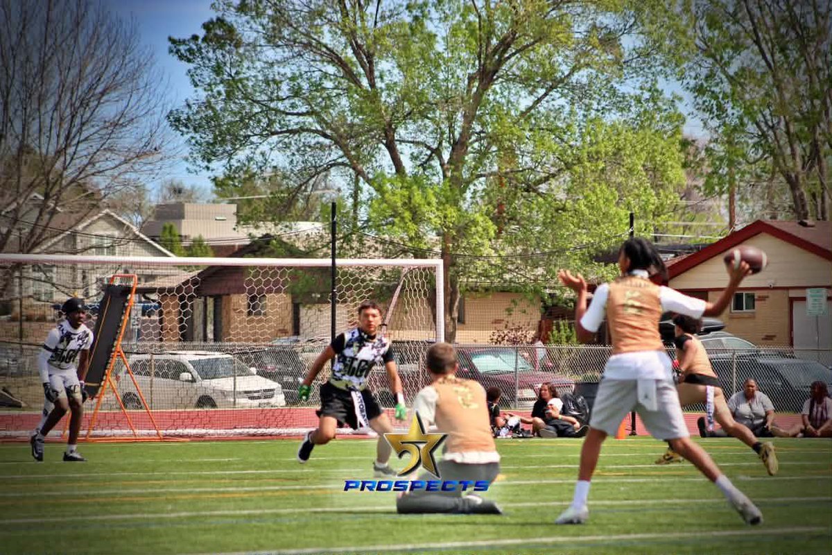 Xavier_A_Will4's tweet image. Thank you @5StarProspects for a great tourney last weekend. Took home the ship🏆 with my @TeamFullGorilla family! 
Getting ready for another one this weekend. @QBHitList @UCReport @jtheaps9 @LegenHSFB #7v7 #qb #quarterback