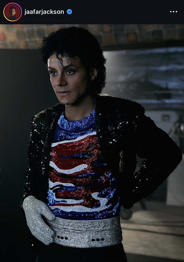 tina ✪ tweet media