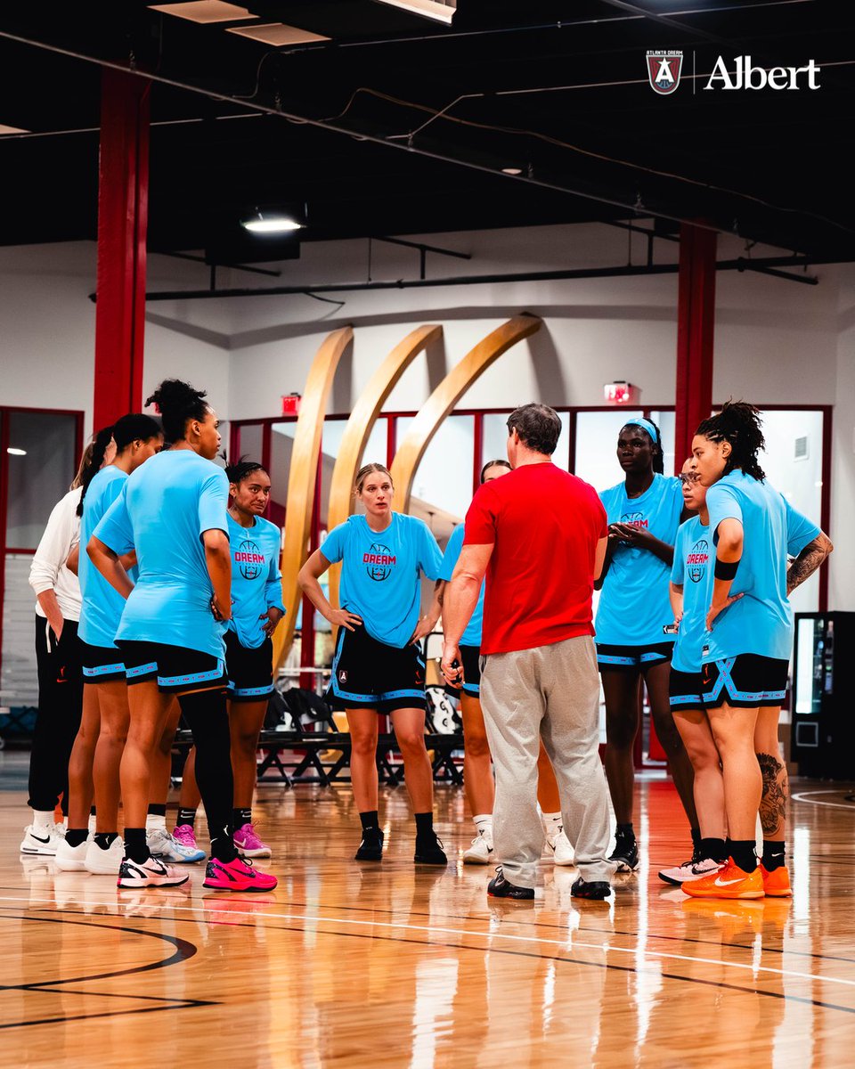 AtlantaDream's tweet photo. One dream. One team ❤️ https://t.co/jDkdpmaypx