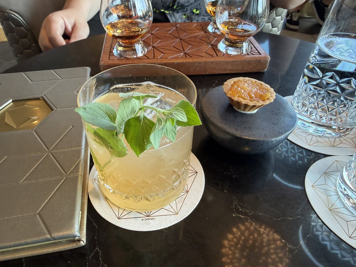 CaptainTomStL's tweet photo. Visited Geo-82 for the first time today. Drinks, atmosphere, and service were top notch. Now continuing our “drinking around the world” tour after a quick Guardians ride! https://t.co/9xqxXs7lS0