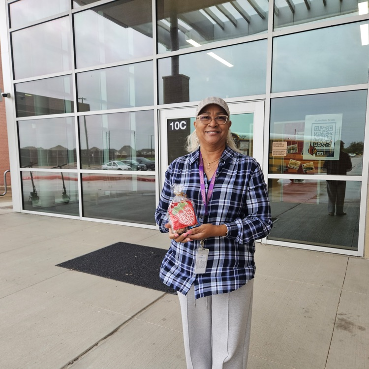 CaffeyJH's tweet photo. Bus Driver Appreciation day at Caffey! https://t.co/GlLEnbozbZ
