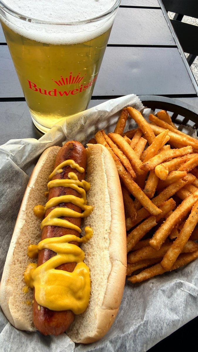 Hotshots Sports Bar and Grill tweet media