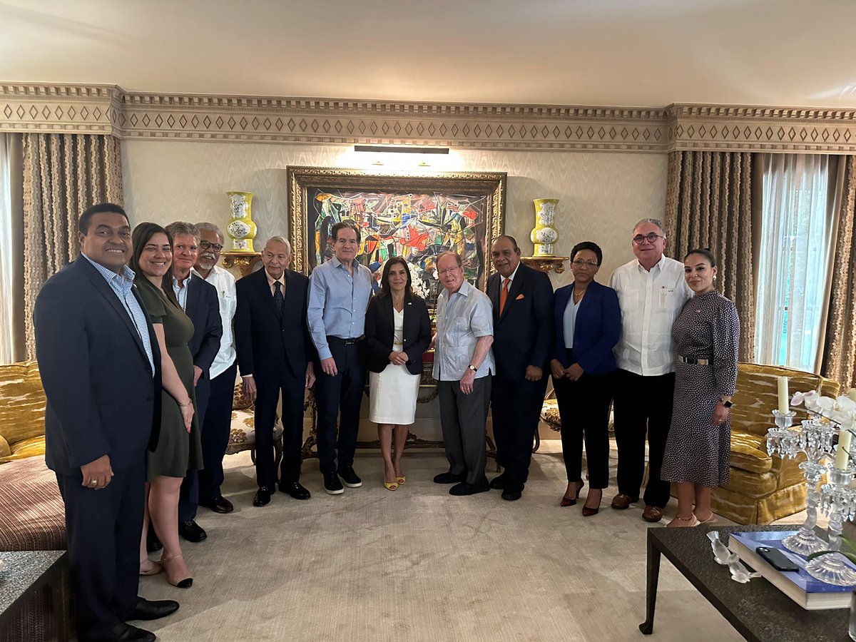 EmbajadaUSAenRD tweet media