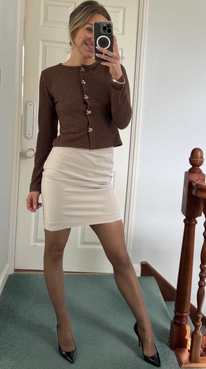 #pantyhoseaddict #pantyhosefetish #NYLON #nylonfetish #nylonfeet #pantyhosedomination #pantyhoseworship #pantyhoselove #pantyhose #PANTYHOSESTOCKINGS