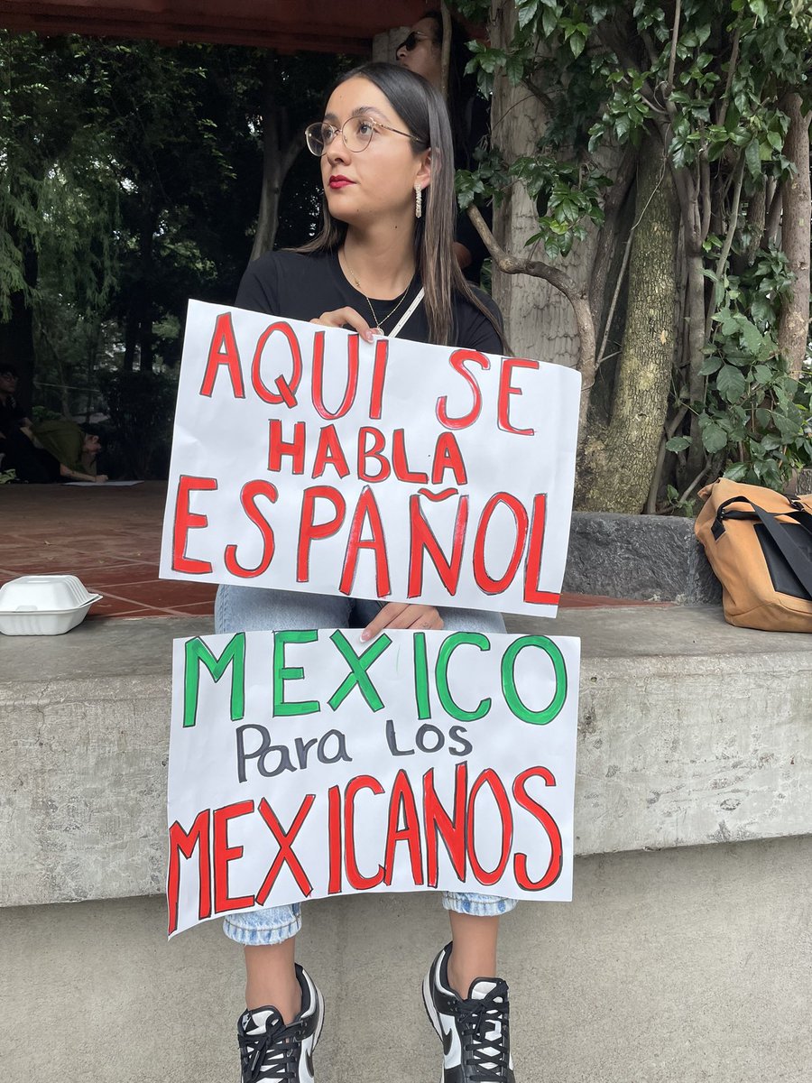 Asociación de pelones sabelotodo. tweet media