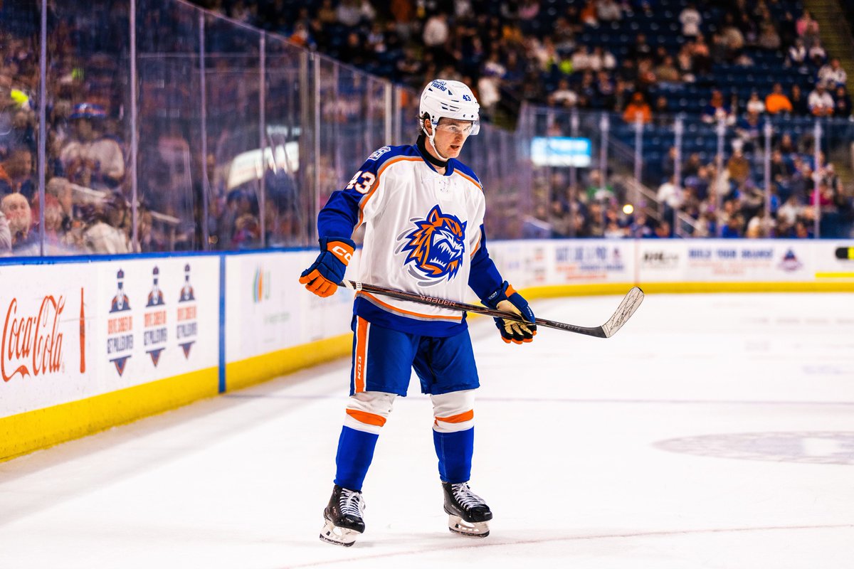 IslesRumor's tweet image. Cole Eiserman, Victor Eklund and Cal Ritchie are all on Bridgeport's top powerplay unit.

Getting ready for Long Island. #Isles