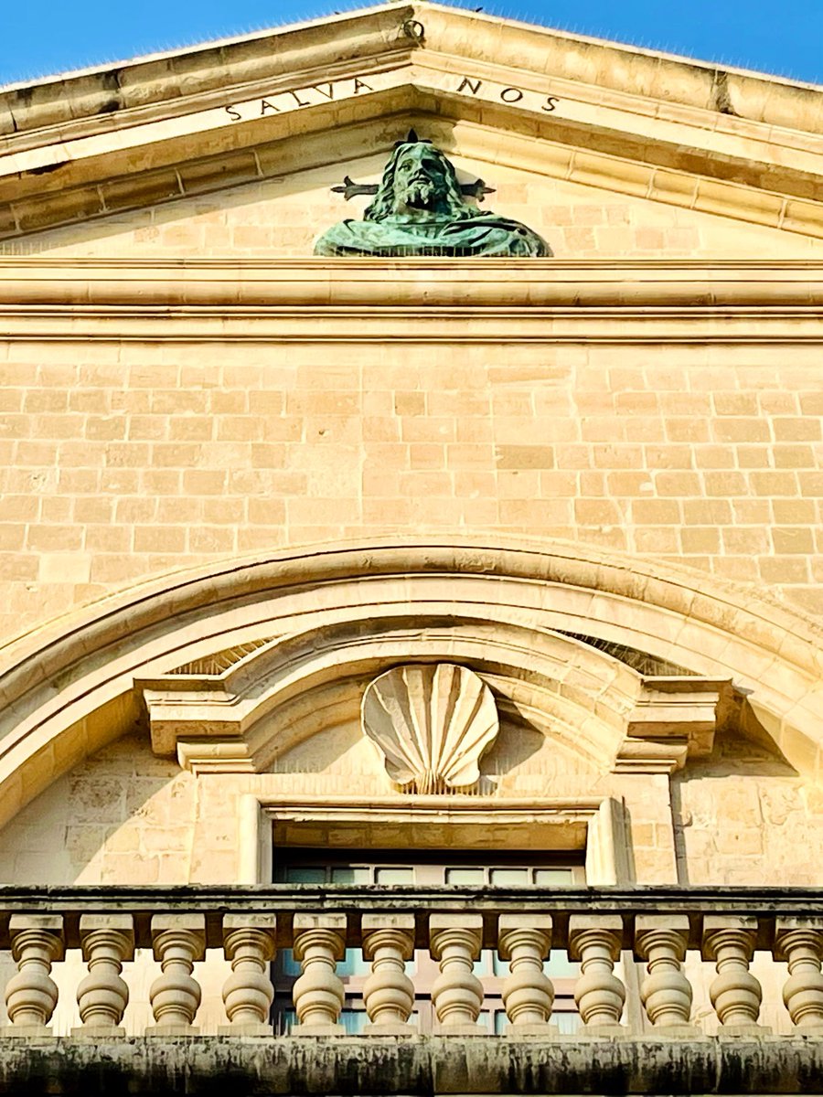 Nom de Plume tweet media