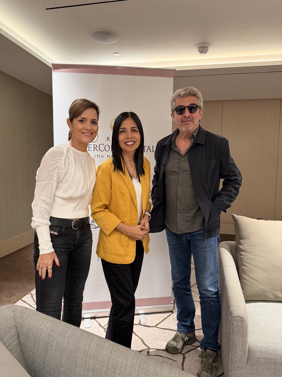 roxy_peru's tweet photo. Gracias por tanto Andrea Pietra y  Ricardo Darín 🎭 Más que artistas... personas que se sienten ✨️
#escenasdelavidaconyugal
@BombitaDarin https://t.co/bE3D1mIOoR