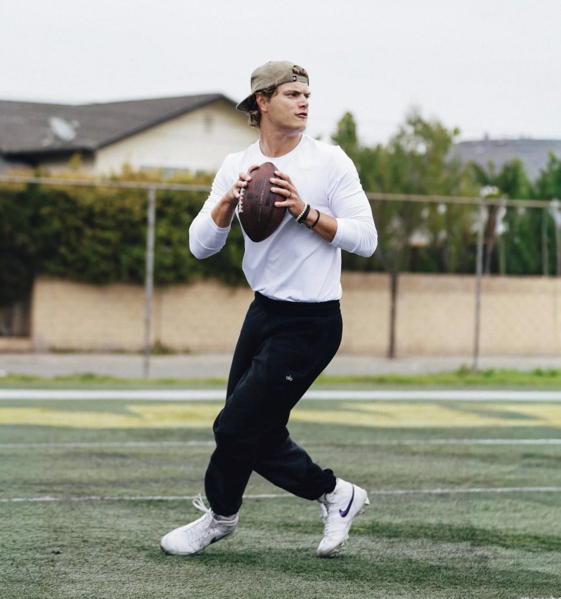 vikingzfanpage's tweet image. #Vikings QB JJ McCarthy shares an offseason workout photo on his Instagram.