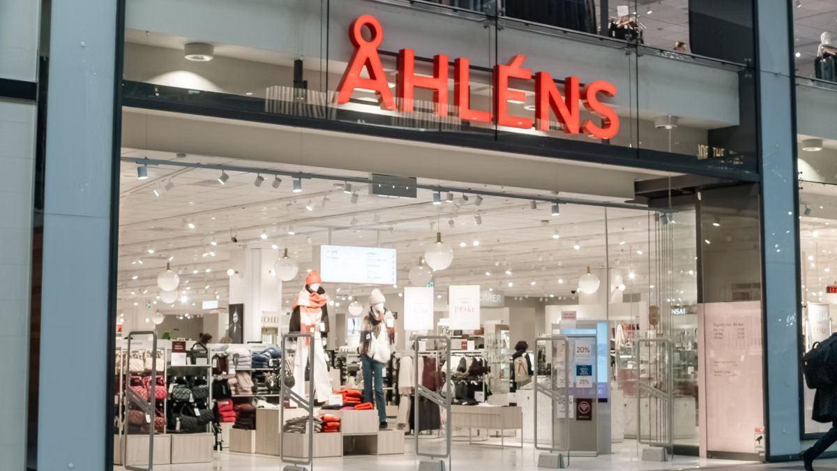 digitaloohnews's tweet image. Visual Art expands national retail media network network with department store chain Åhléns (Invidis) dlvr.it/TS8nNd #DOOH #retailmedianetworks #digitalsignage