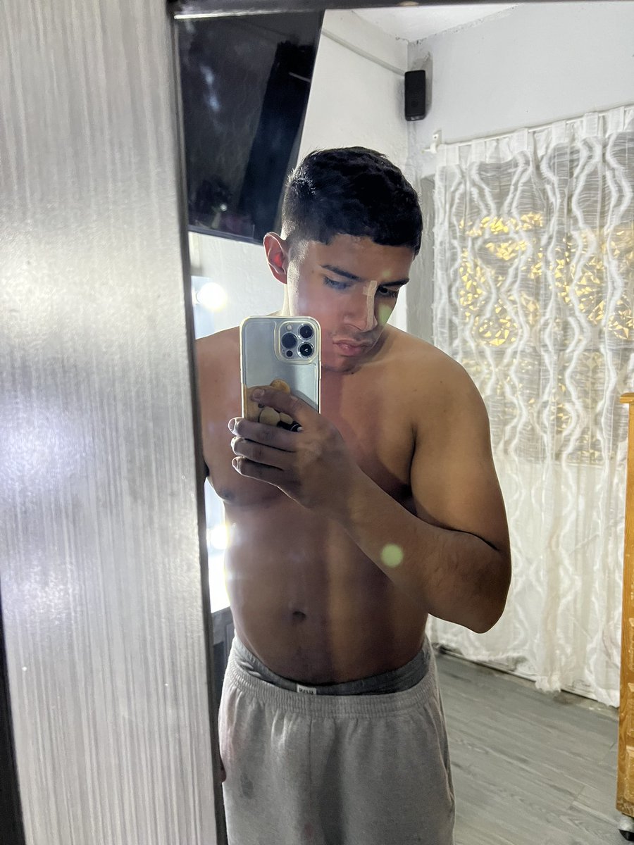 alextwink tweet media