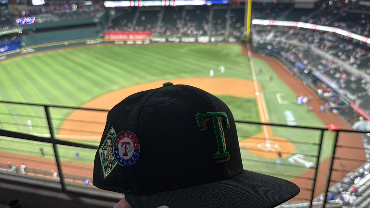 thundherr tweet media