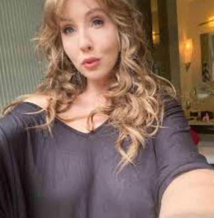 Lena Paul tweet media