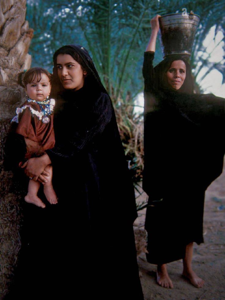 wana_visualss's tweet photo. 🇮🇶 Marsh Arabs - Iraq, 1990s https://t.co/aO1avoWXcN