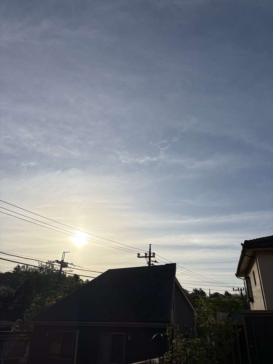 monasora2914's tweet image. おはようございます☘️
いつもありがとうございます🙇🏻‍♂️

神奈川県は雲は多いが晴れて23℃と暖かくなりそうです⛅️
でも黄砂が飛来で花粉症が復活するので注意⚠️

今日という日を大切に🌼
Have a nice day🍀

#CAMPFIRE クラファン実施中！
最後のチャンス👍
残り8日👀❗️
camp-fire.jp/projects/93690…