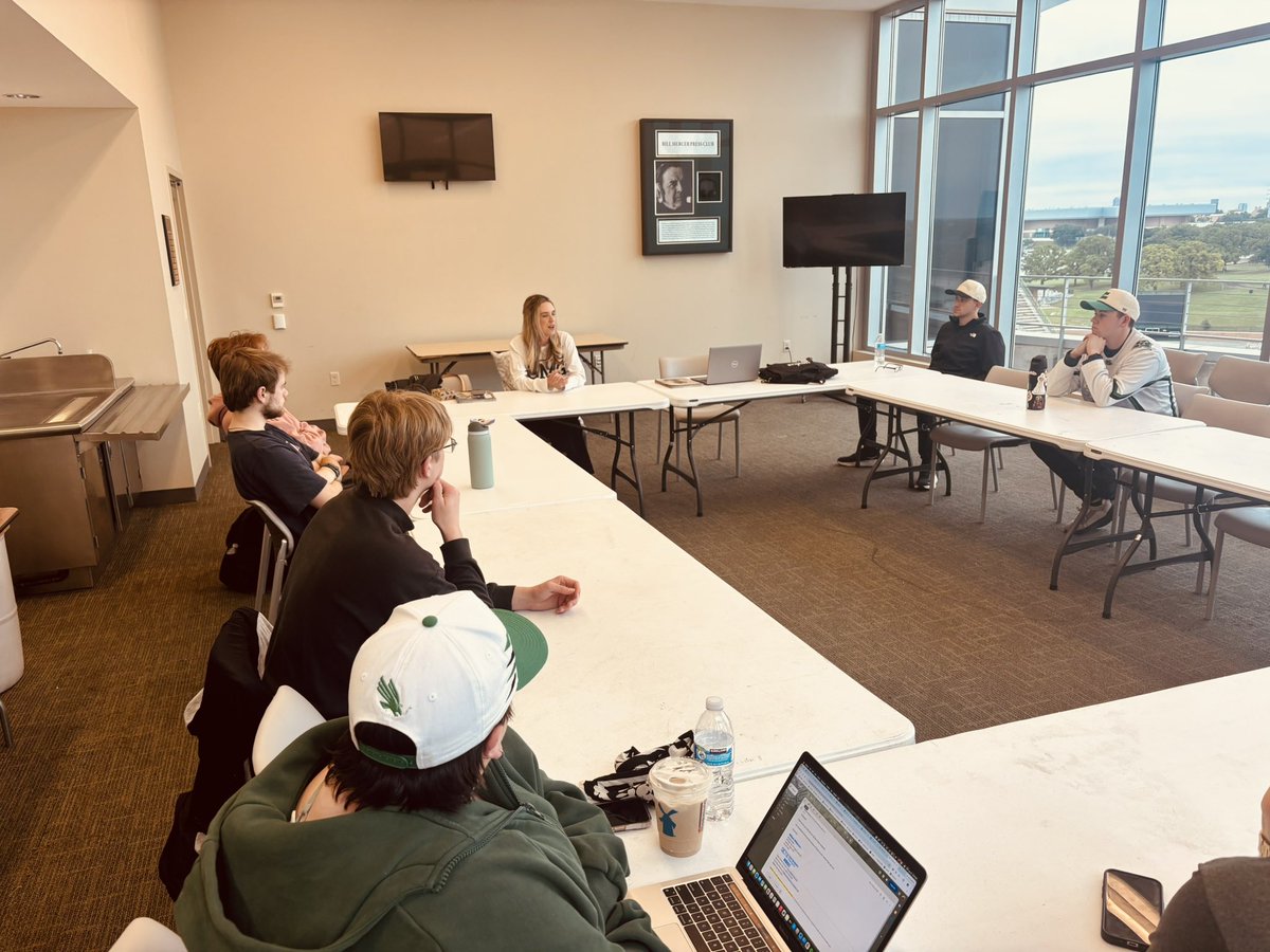 mgrnpxp's tweet image. Super proud to know this lady! @ashley_pickle12 started dominating as a freshman at UNT and she has never slowed down. Her work with Dave Campbell’s is powerful. So cool to have her back in the Mercer Room!