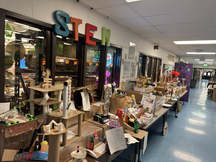 superGSD's tweet photo. Downriver STEM @ Weiss had their amazing annual Innovation night! We are so proud of our talented teachers and students! #InMarauderCountry https://t.co/07ztHn2YqK
